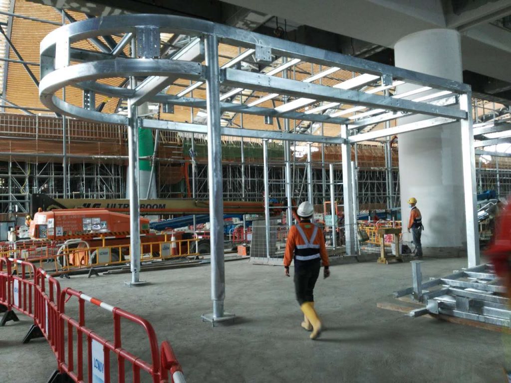 港珠澳大橋香港人工島鋼結構，Structural Steel Works-hk，人工島鋼結構雨棚，鋼結構超市，鋼結構店鋪，鐵器工程| 香港鐵器工程,鋼鐵 工程,鋼鐵材料分銷,不鏽鋼工程,不鏽鋼材料分銷,不鏽鋼電線井蓋,不鏽鋼貓梯,中電標準不鏽鋼電柜,火牛房門,港燈標準火牛房門,欄杆攔河